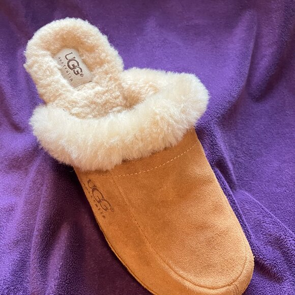 UGG Australia Kalie Suede Chestnut Studded Shearling lined Clogs Size 40 L-9 - Picture 2 of 6